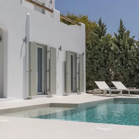 White * Adamantas (Milos)
