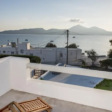 White Adamantas (Milos)