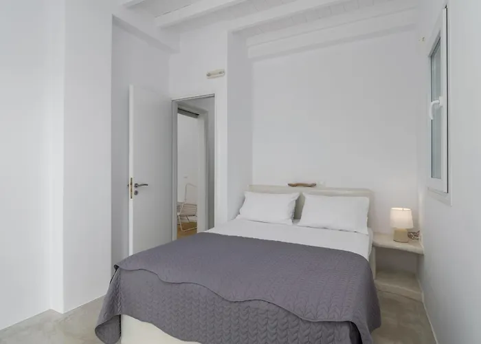 White Milos * 阿达玛斯