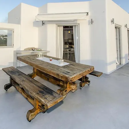 Villa White Milos Adámasz
