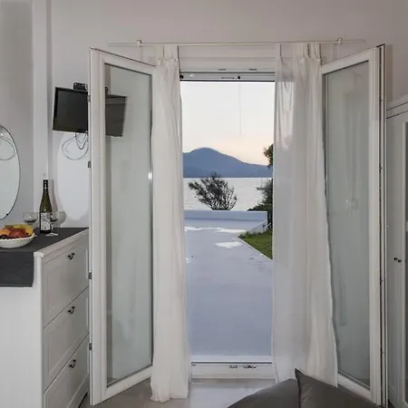 Villa White Milos