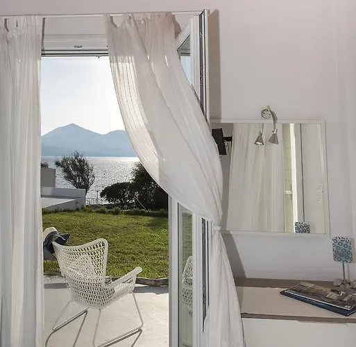 Villa White Milos Adámas